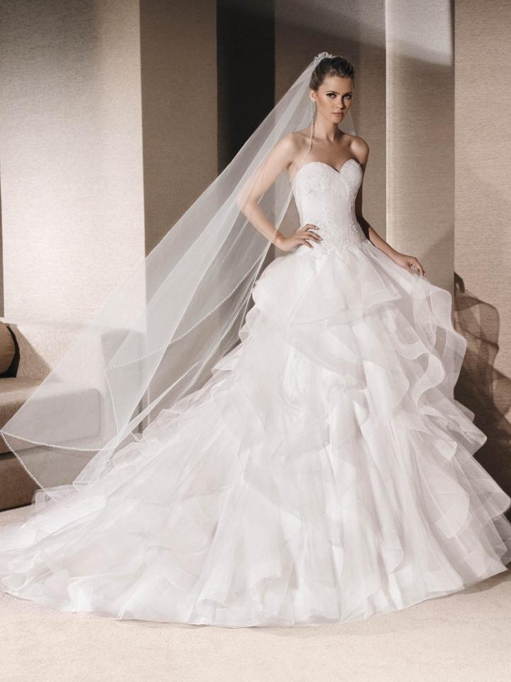 https://cdn0.weddingwire.ca/article-dress-o/3577/original/1280/jpg/50_37753.jpeg