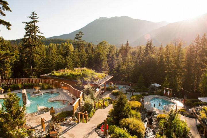 16 Top-Rated Honeymoon Spots in Canada