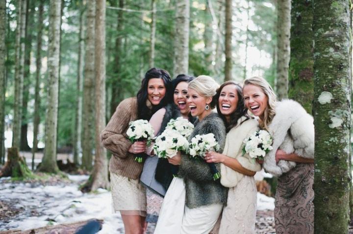 7 Super Cozy Winter Wedding Accessories to Complete Your Bridal Look