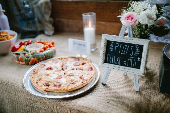 5 Ways to Serve Pizza at Your Wedding