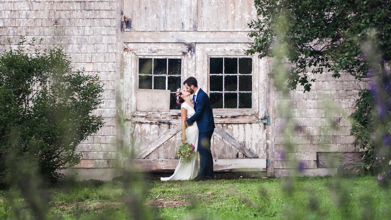 Romanticwedding photo pose