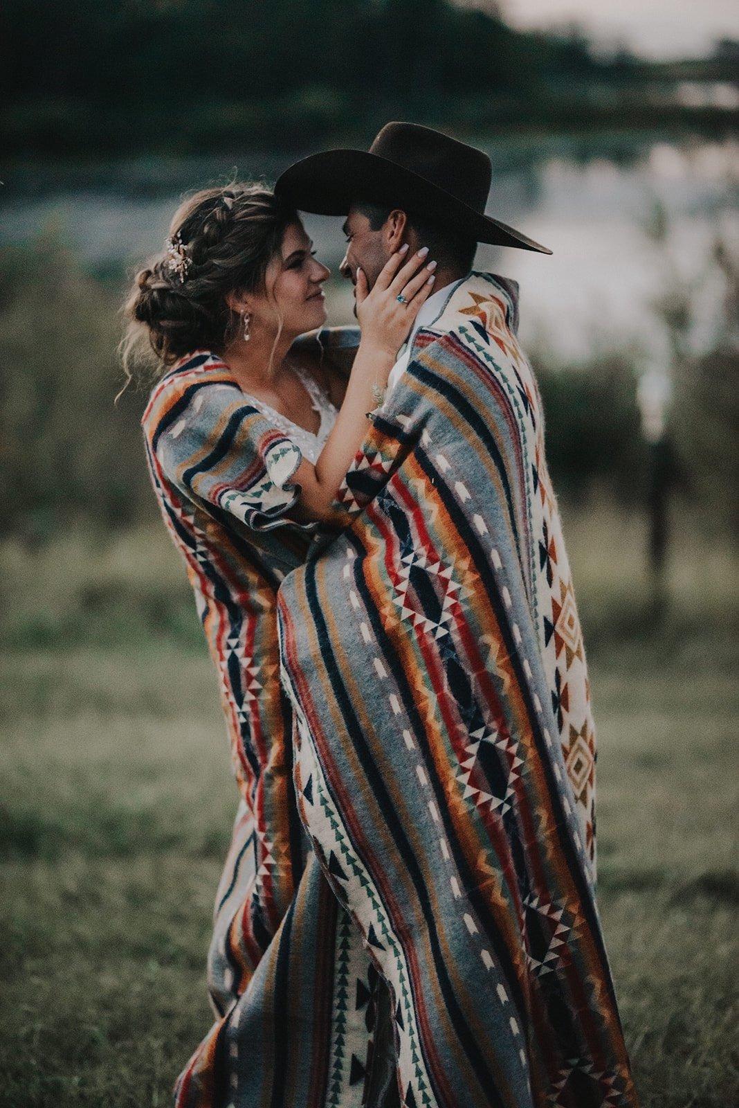 Romantic wedding photo pose