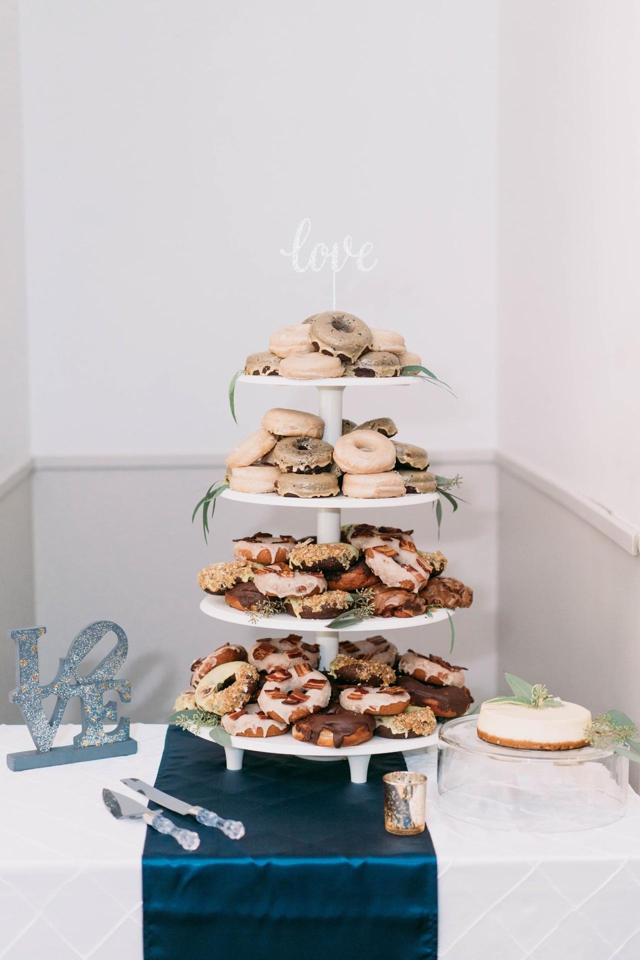 12 Creative Ways to Display Donuts at Your Wedding