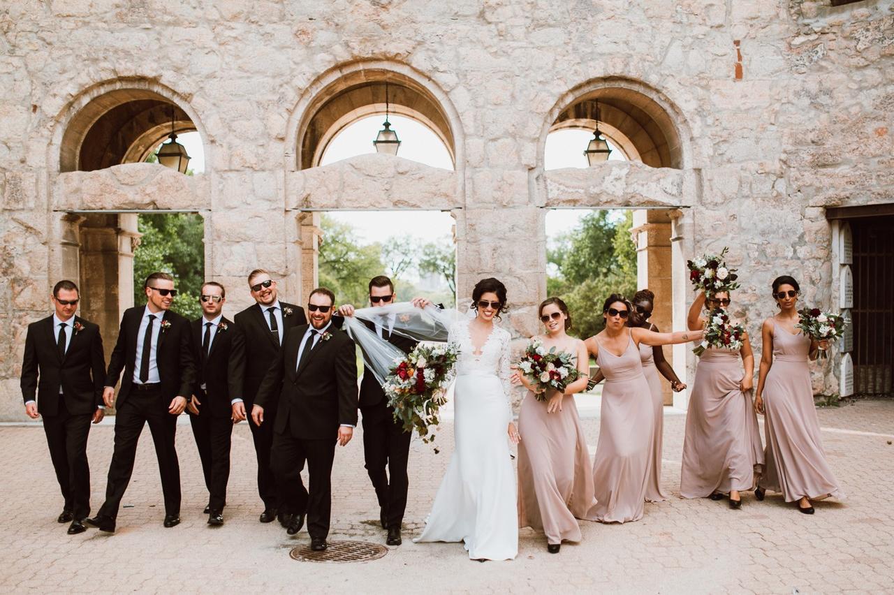 One of my favorite bridal party group poses when there's gorgeous flowers  and a train involved... 😍 Bride @robyn.grogg Florals @scap... | Instagram