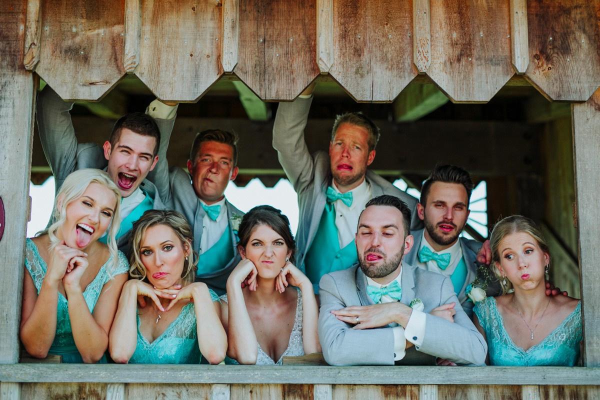 Exciting Wedding Party Group Picture Ideas