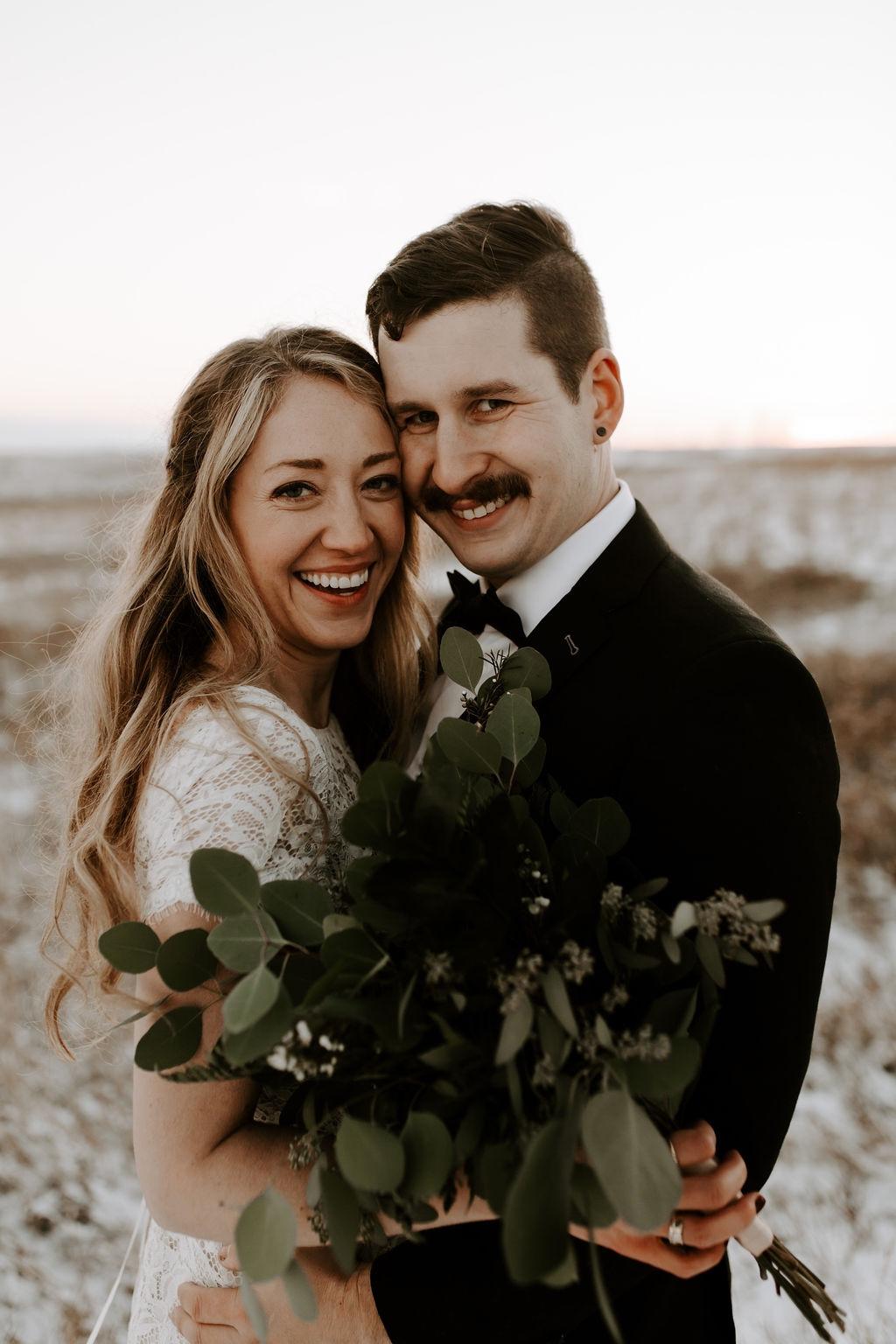 Couple Poses 101: Couple Pictures Poses for Your Wedding