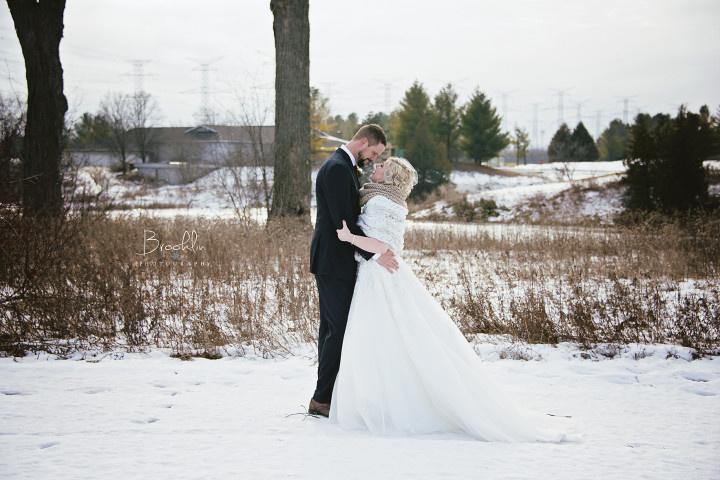 15 Winter Bridal Accessories to Warm Up Your Look