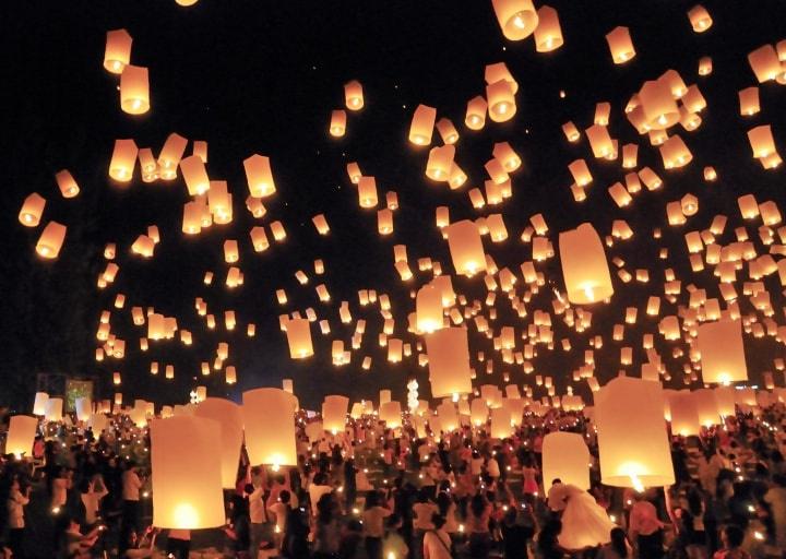 Paper lantern store ceremony