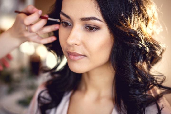 How to Choose a Wedding Makeup Artist