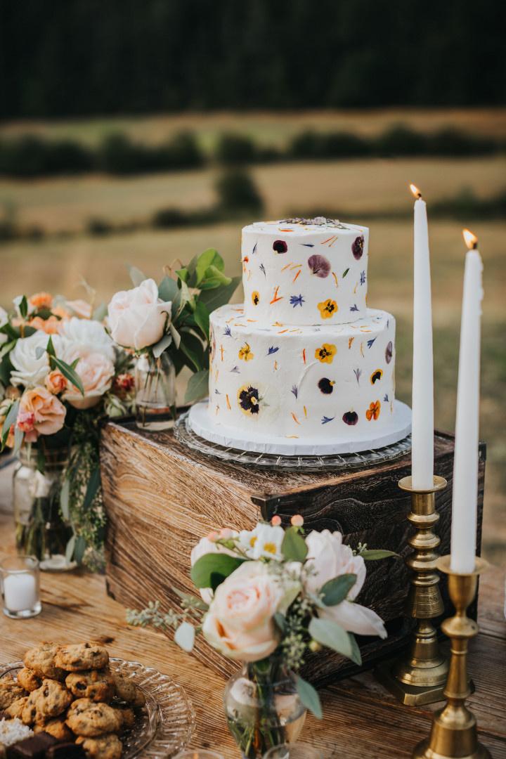 19 Rustic Wedding Cake Ideas Custom Made In Canada   Pressed Flower Wedding 5213 50 26129 