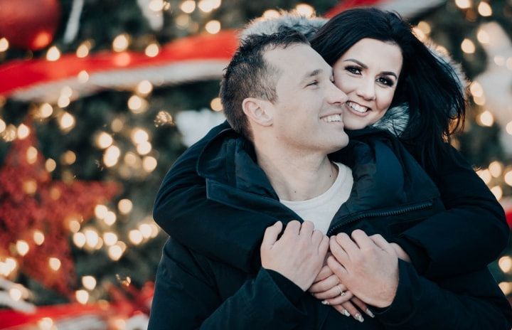 5 Tips for Nailing Your Christmas Marriage Proposal