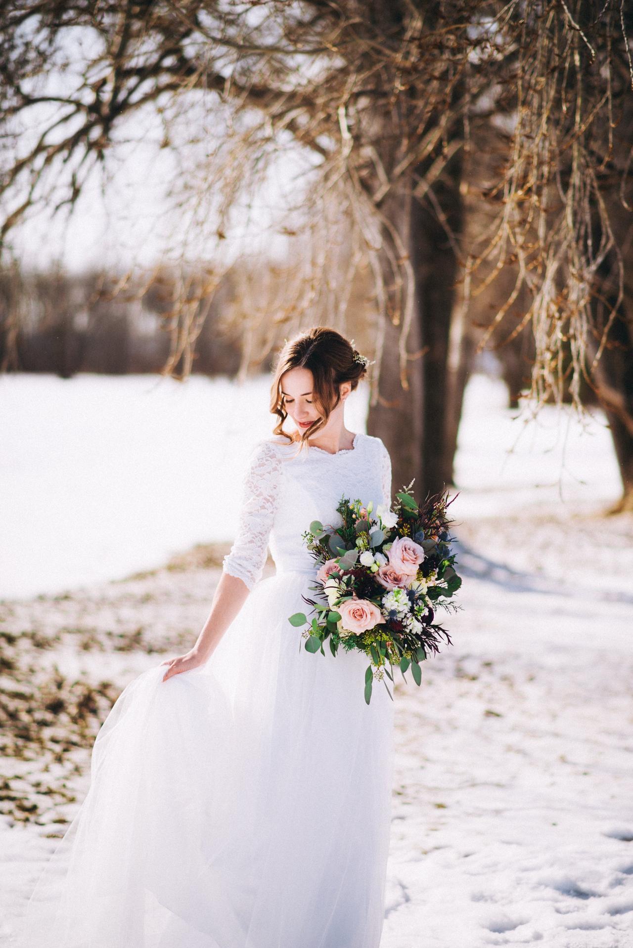 30 Trendy Winter Wedding Dresses To Get Inspired - Weddingomania