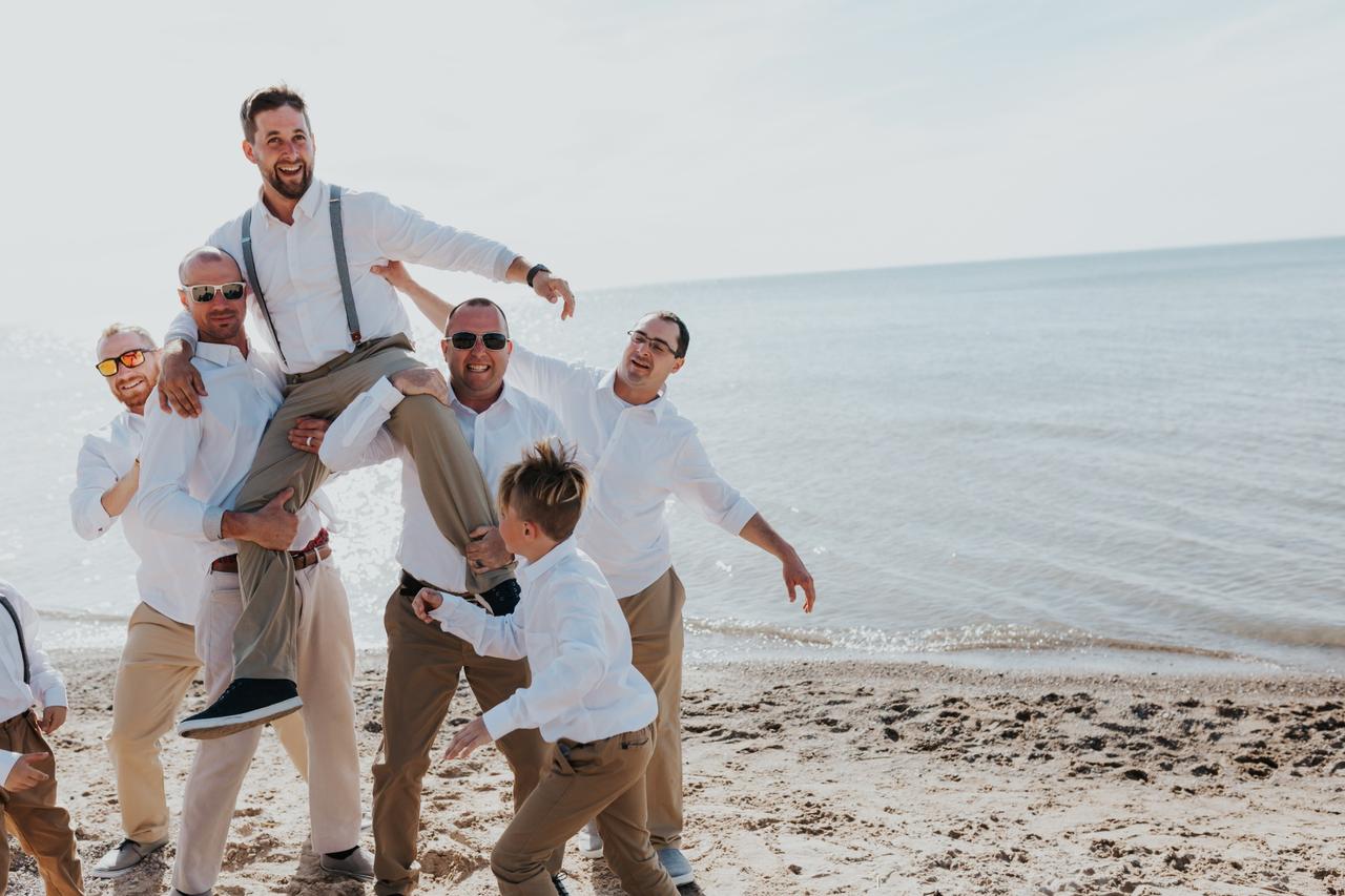 20 Funny Family Photo Ideas. This Canadian Family Has an Awesome Sense of  Humor