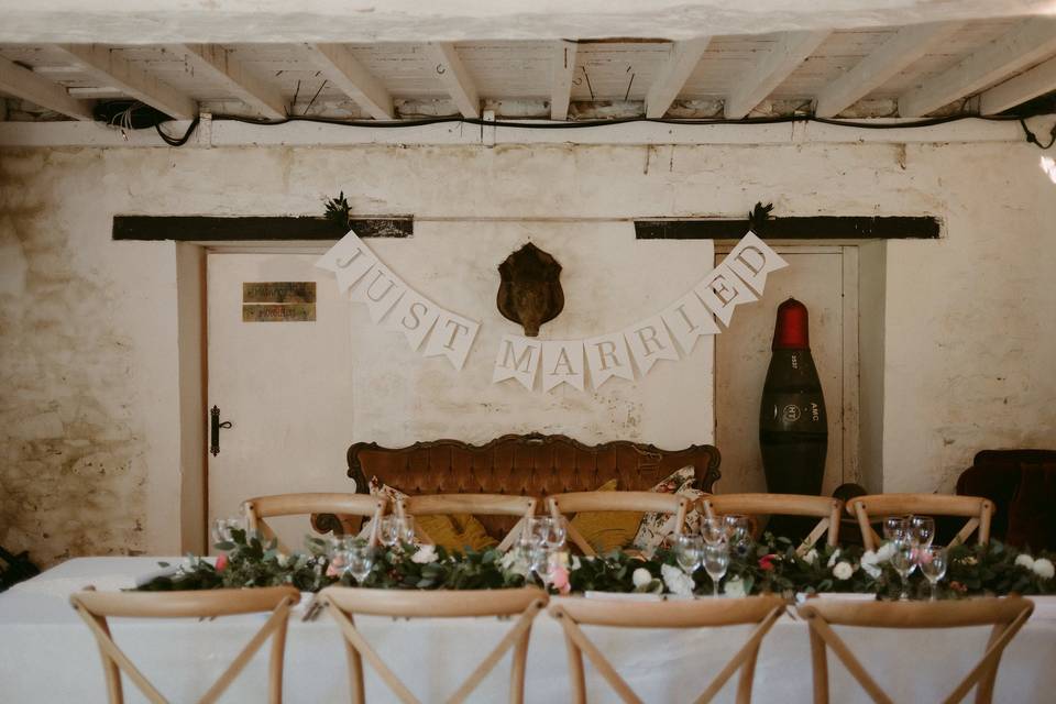 11 Creative Ways to Decorate with Wedding Bunting