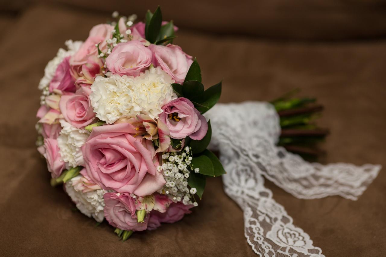 7 Gorgeous Wedding Bouquet Wrap Ideas 9387