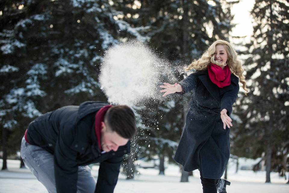 Family Portraits in the Snow - Fits & Stops Photography