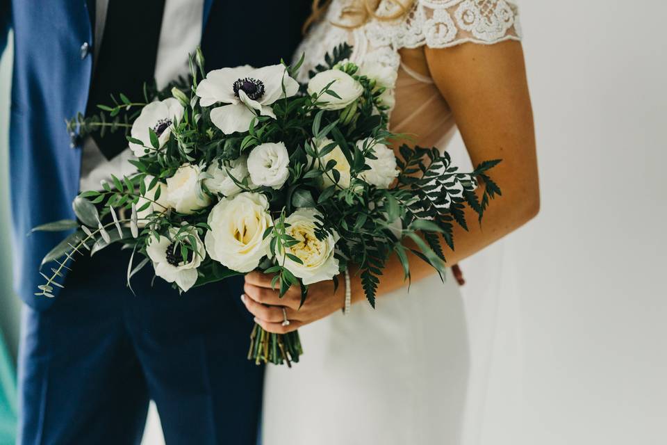 White bridal bouquet