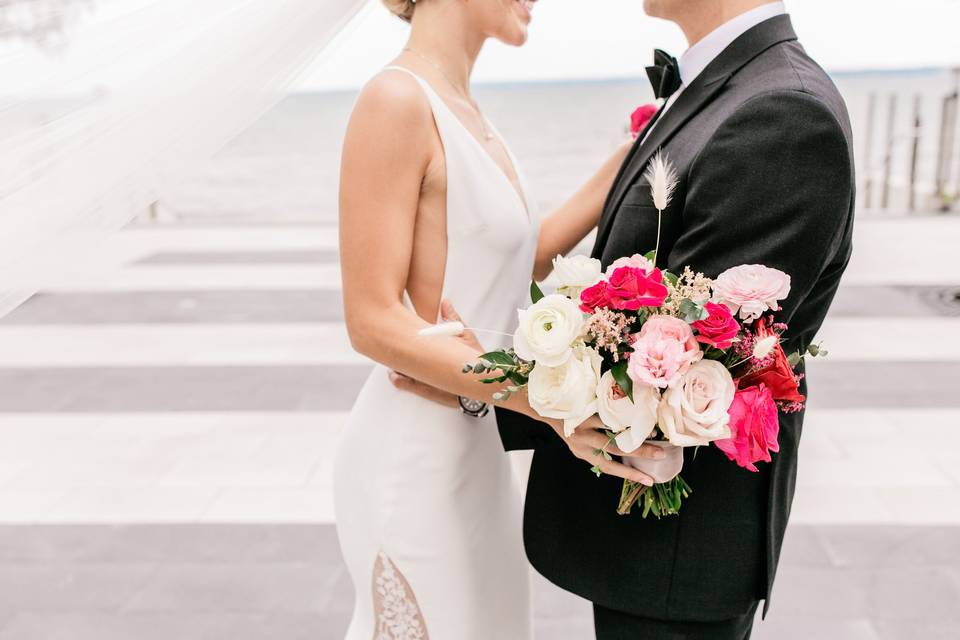 How to Make Your Wedding Bouquet More Meaningful