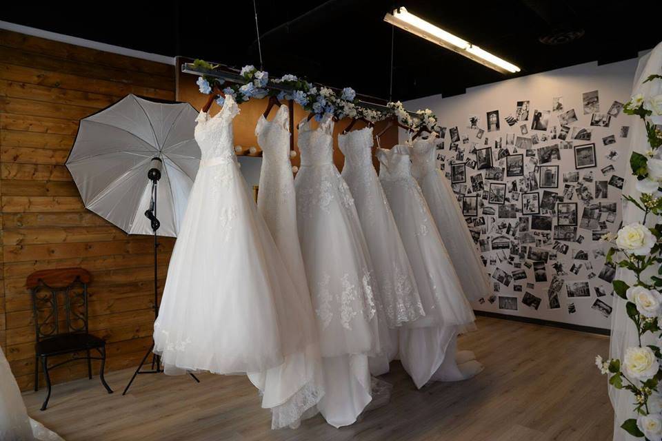 Should You Rent Your Wedding Dress?