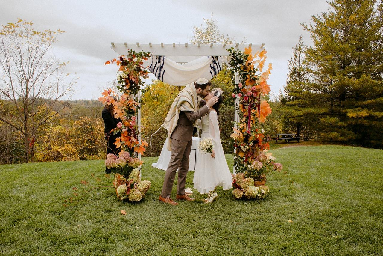 16 Simple Fall Wedding Ideas for a Stunning Celebration