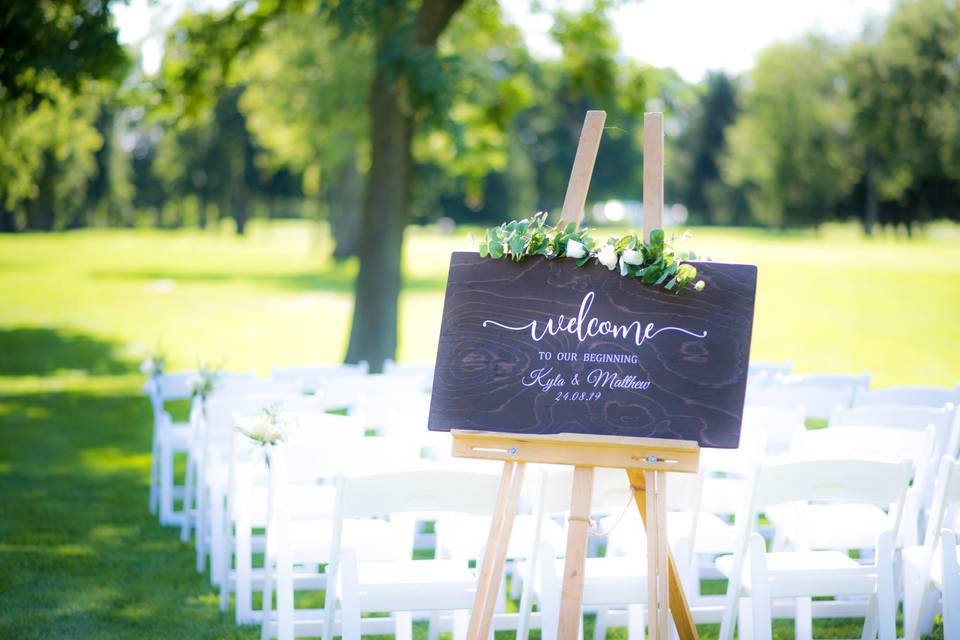 How to Build Your Wedding Guest List 