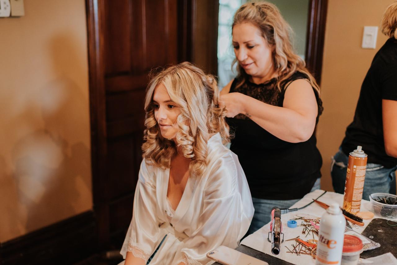 Bridal hair stylist sale