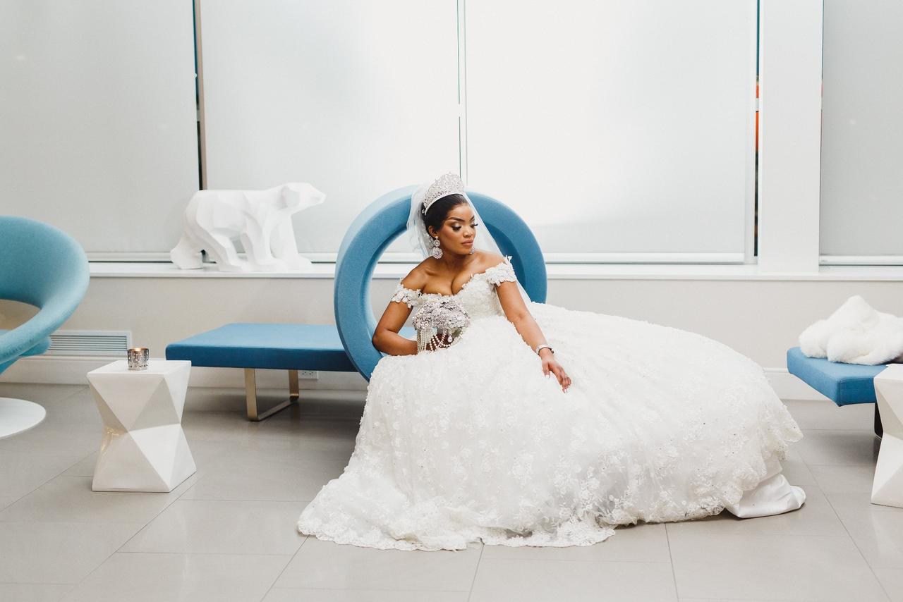 Winter bridal accesssories