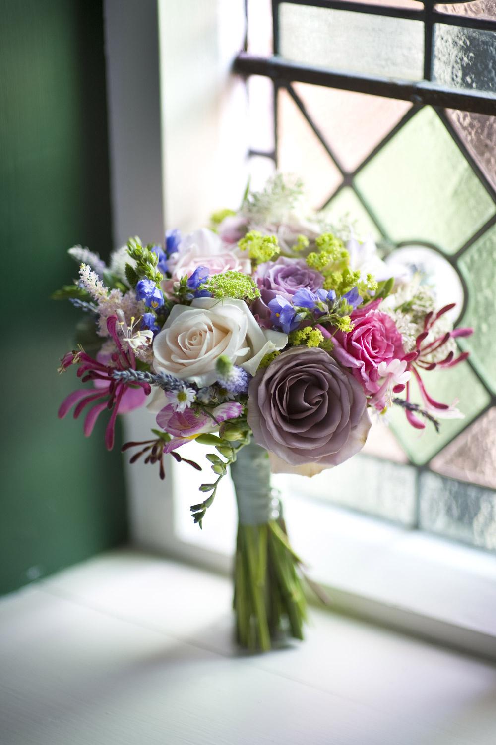 15 Wedding Bouquet Flowers & Their Meaning