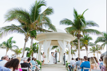 How to Research Local Vendors for Your Destination Wedding from Afar