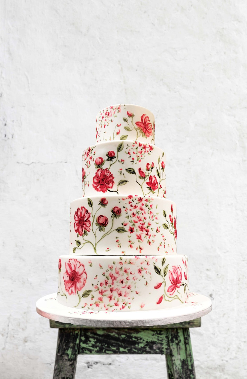 5 Ways to Add Flowers to Your Wedding Cake