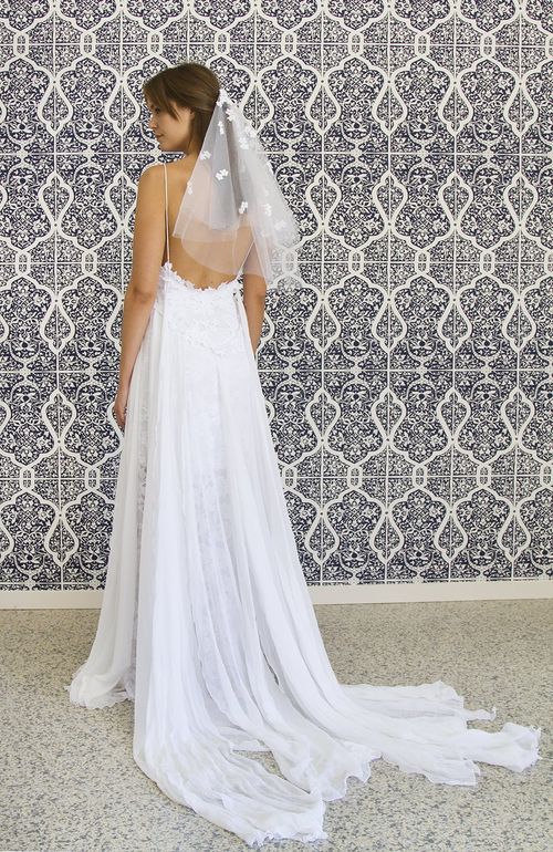 Toto, Grace Loves Lace