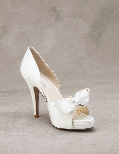 ANNUSHKA, St. Patrick La Sposa