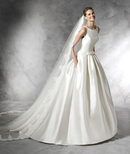 BARCAZA, Pronovias