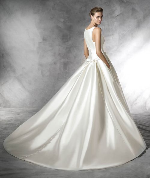 BARCAZA, Pronovias