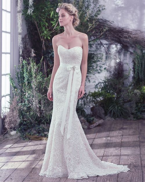 Lottie, Maggie Sottero