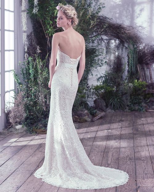 Lottie, Maggie Sottero