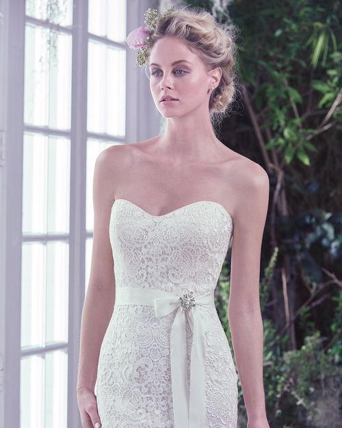 Lottie, Maggie Sottero