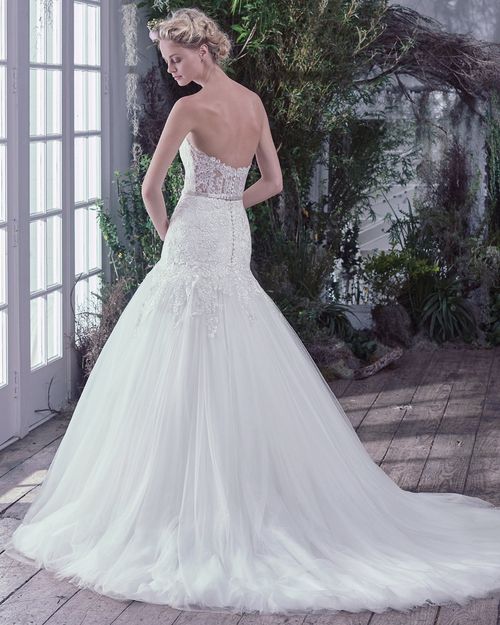 Oksana, Maggie Sottero