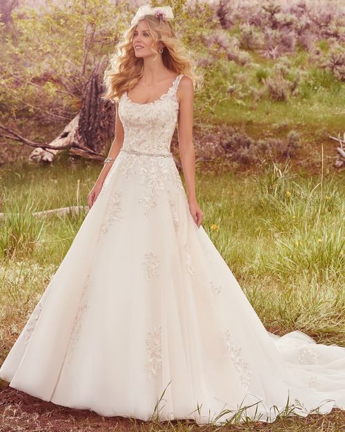 Tayla, Maggie Sottero