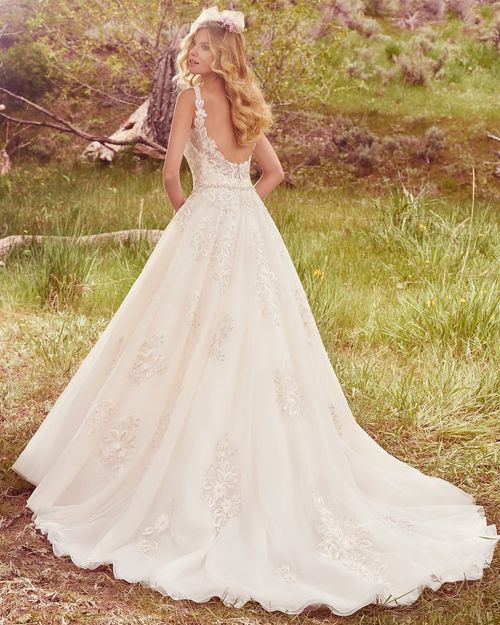 Tayla, Maggie Sottero