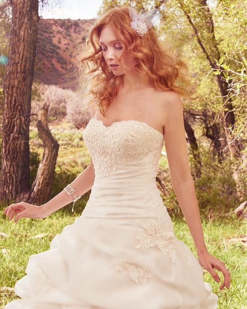 Zada, Maggie Sottero