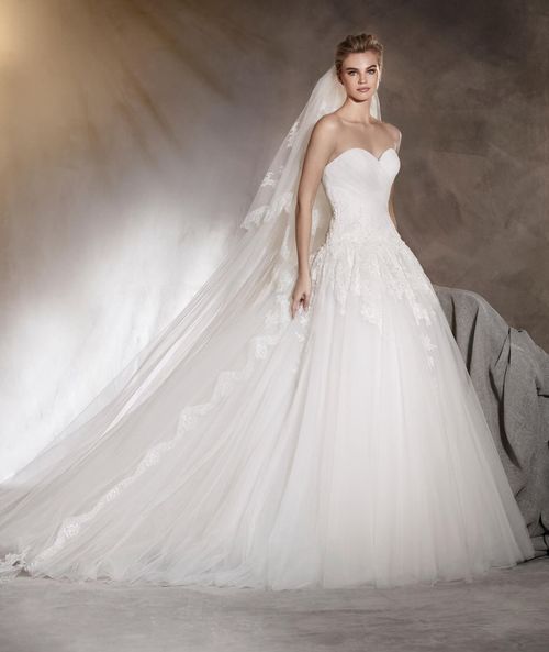 ADELAIDA, Pronovias