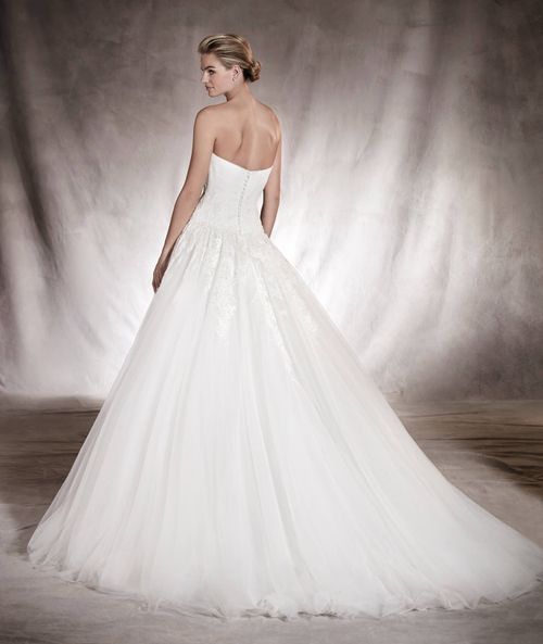 ADELAIDA, Pronovias