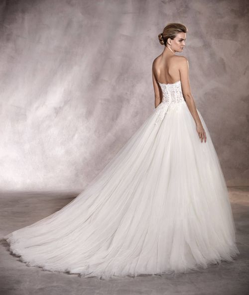 ALESANDRA, Pronovias