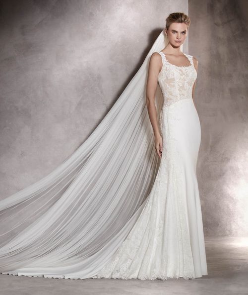 ANGELA, Pronovias