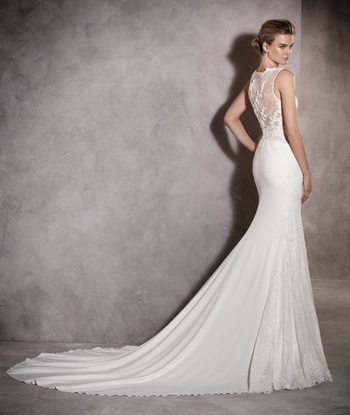 ANGELA, Pronovias