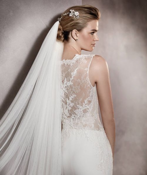 ANGELA, Pronovias