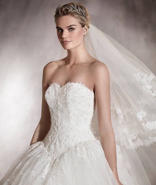 ARETA, Pronovias