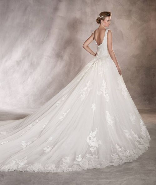 ARGENTINA, Pronovias