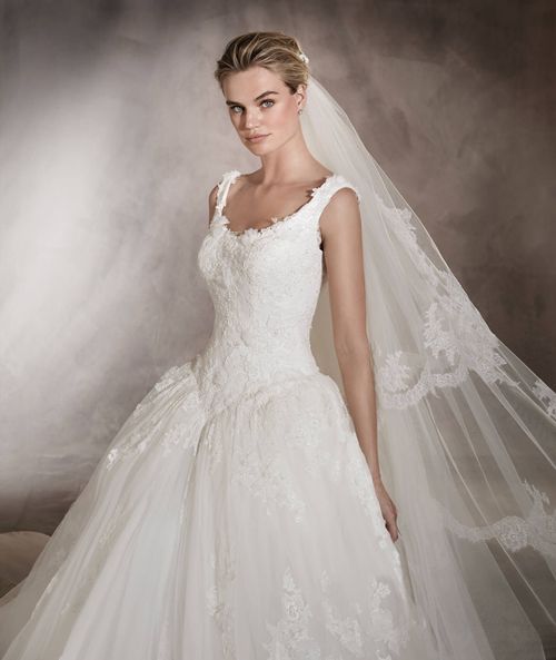 ARGENTINA, Pronovias